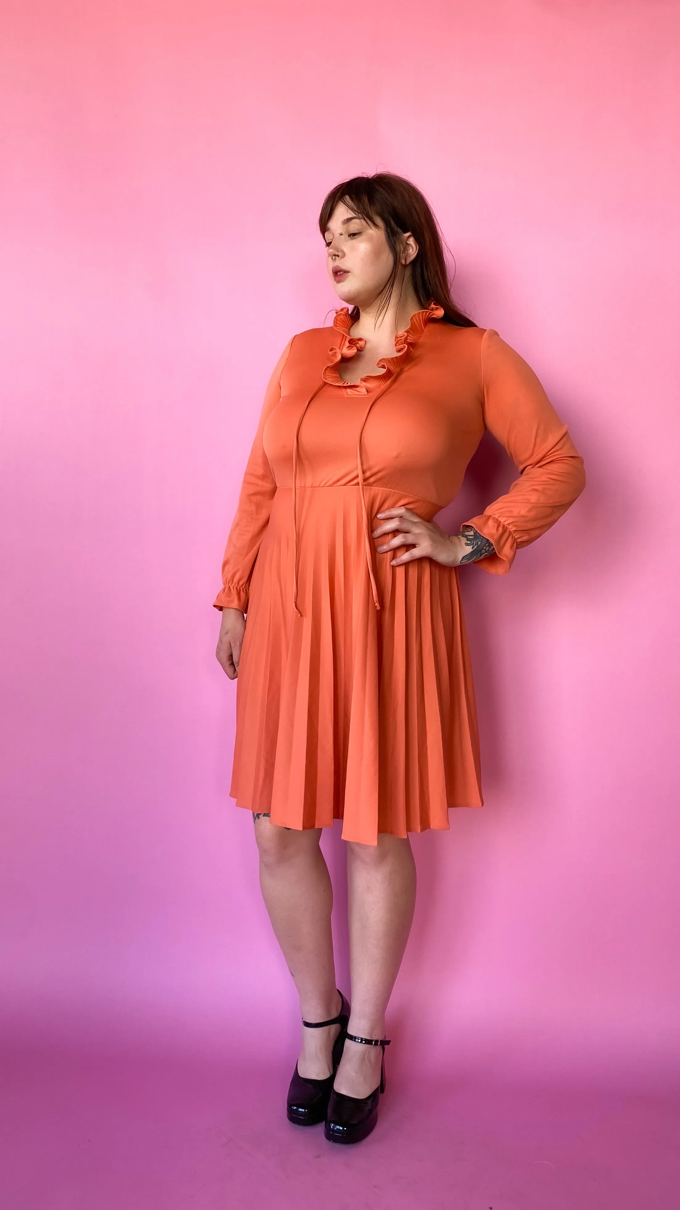 1970s Salmon Pleated Midi Dress, sz. M-1XL