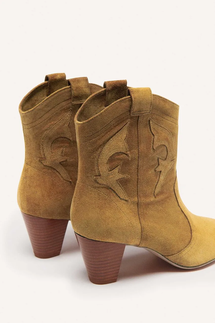 Casey Ankle Boots ~ Brown