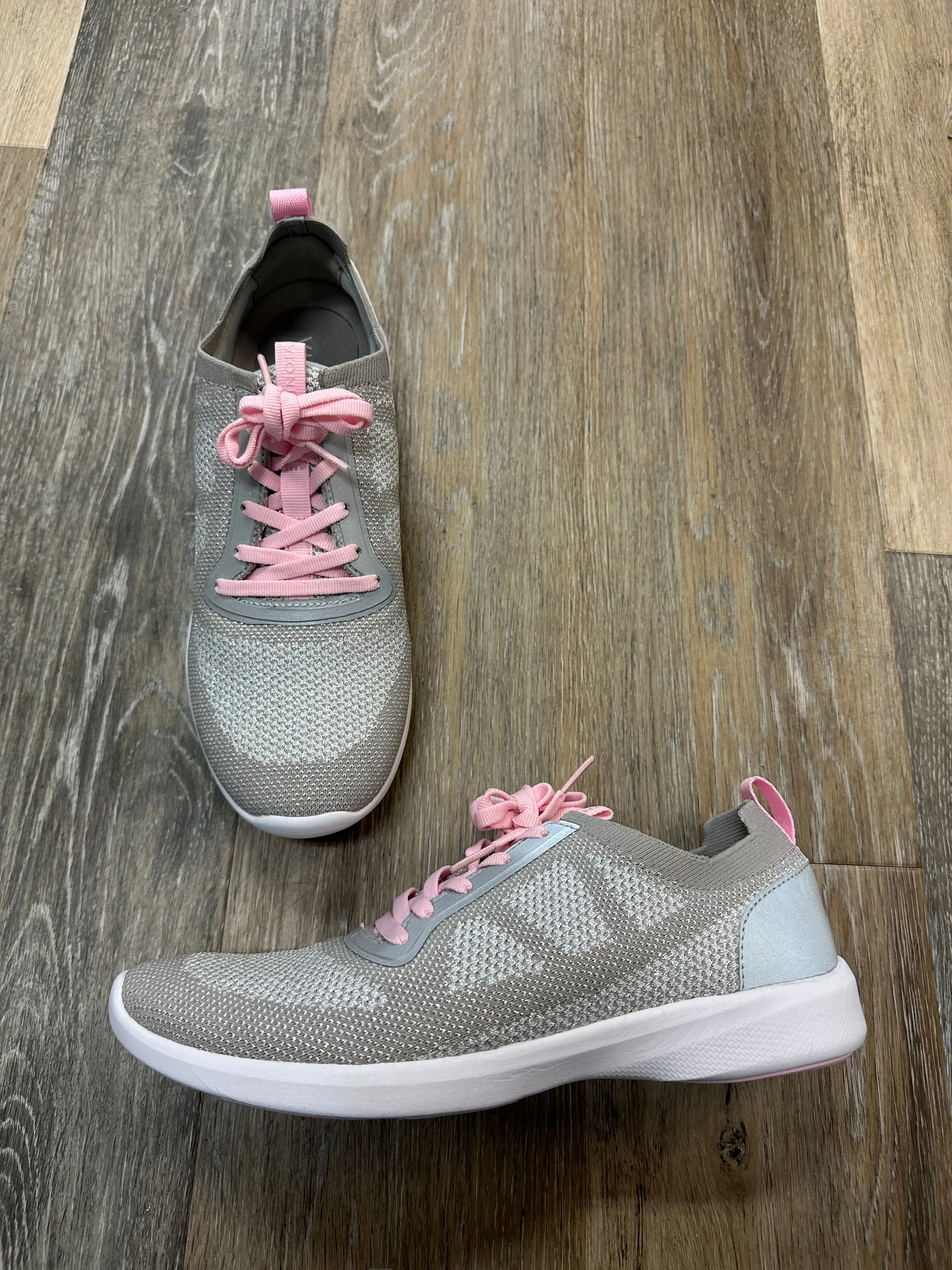 Shoes Athletic By Vionic In Grey, Size: 8.5