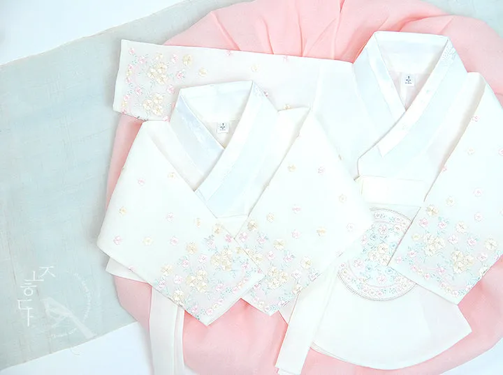 Tiny Wild Flower Baby Girl Hanbok in Ivory