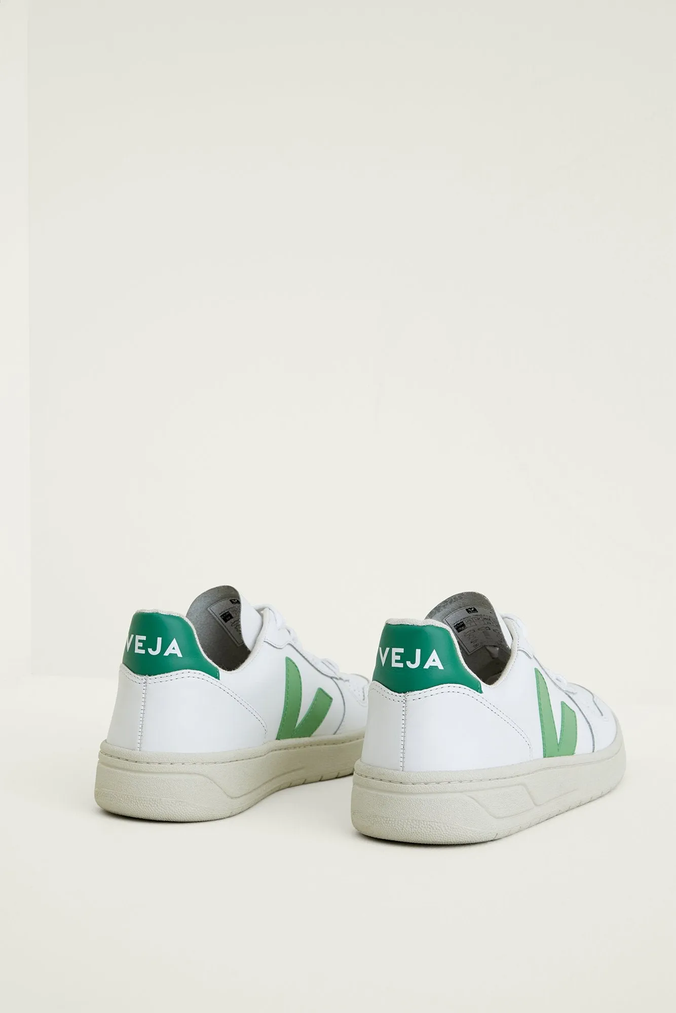 Veja V10 Sneakers