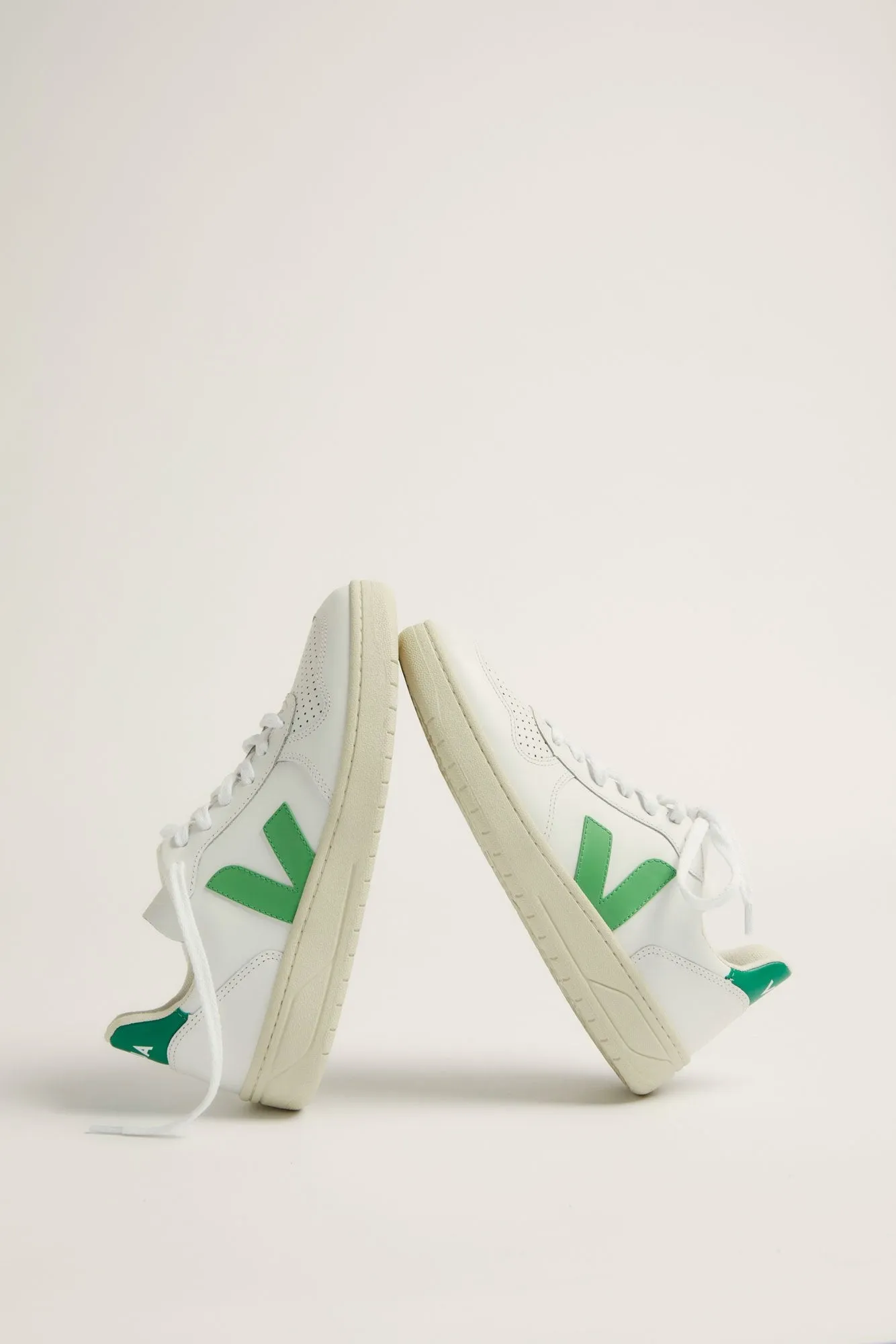 Veja V10 Sneakers