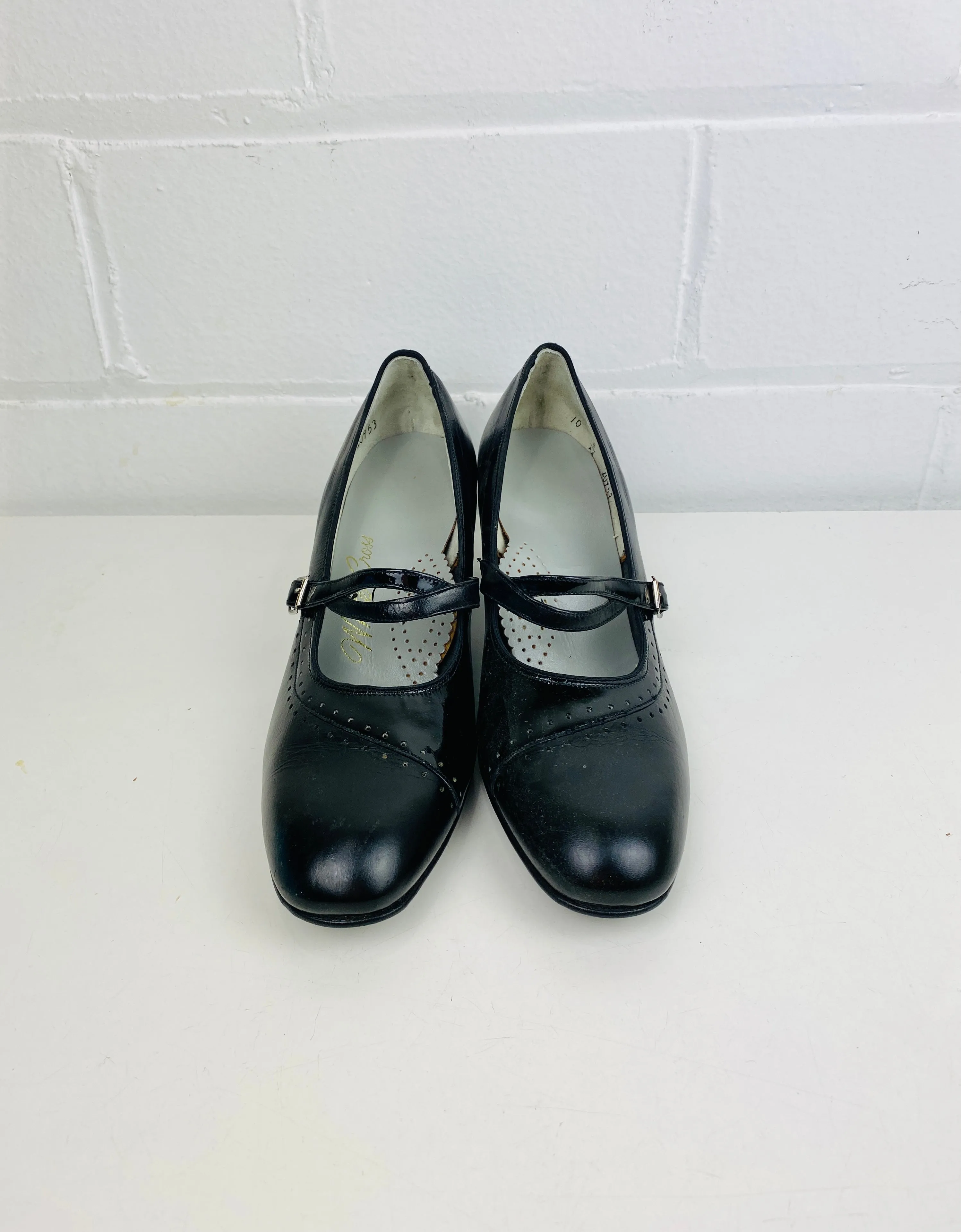 Vintage Deadstock Shoes, Women's 1980s Black Leather Mid-Heel Pump's, NOS, 7985